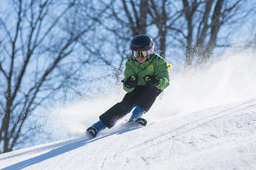 Skifahren im Winterlager des Ferienpass Muster